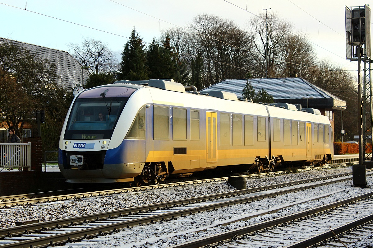 NWB VT 309(ex NOB VT 309)fährt hier in neuem Farbkleid noch ein paar Tage für die NOB bevor diese Strecke an die DB übergeben wurde. Schleswig 10.12.2011