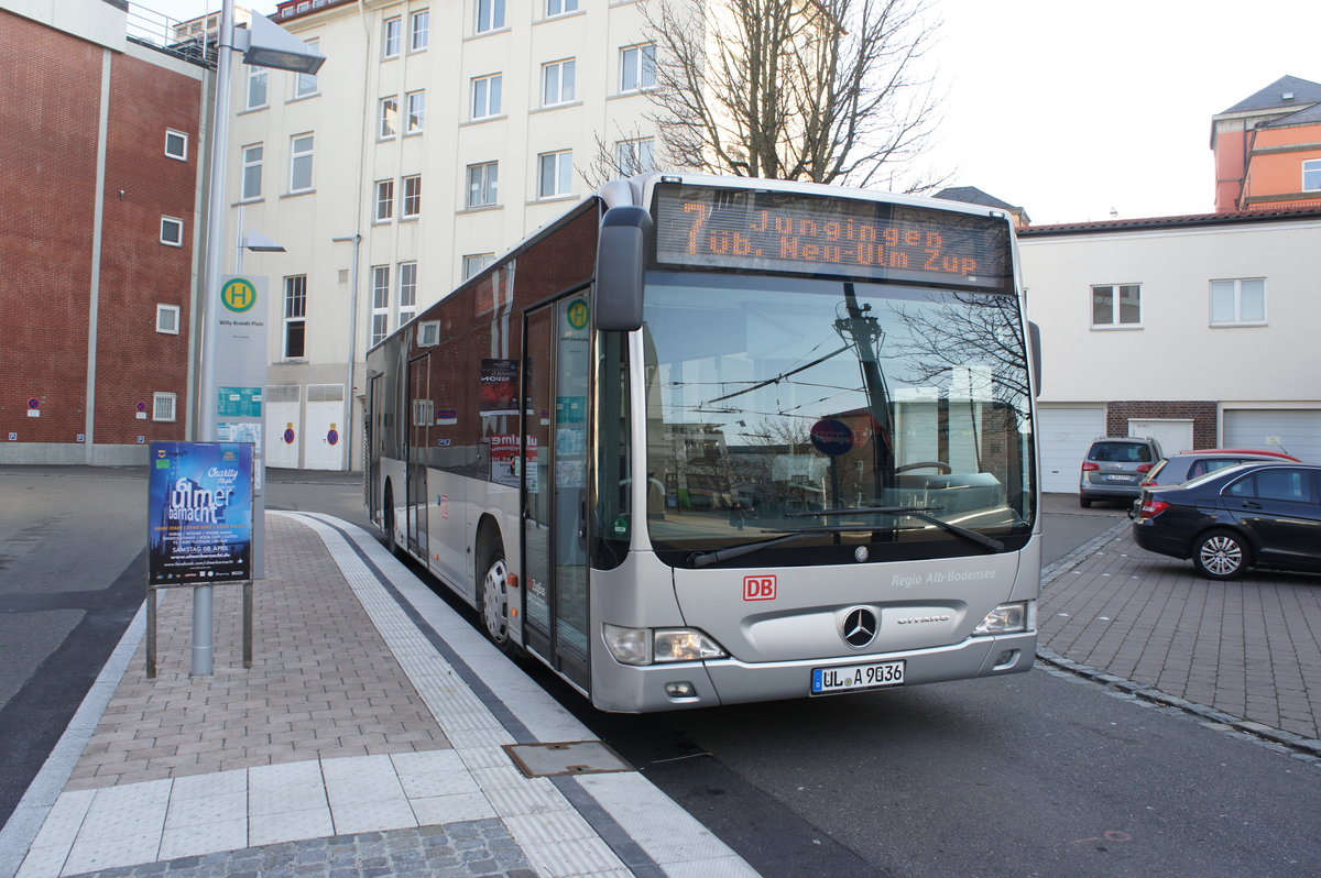 O530 Facelift Solo 3 Trer steht am 25.3.2017 am Willy-Brandt-Platz und macht Pause.