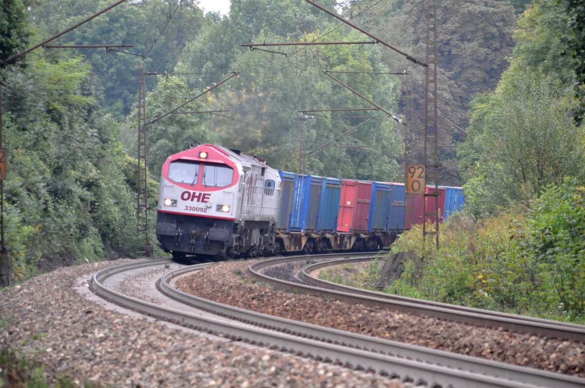 OHE 330092 mit Conainerzug in Ulm am 18.09.2009.