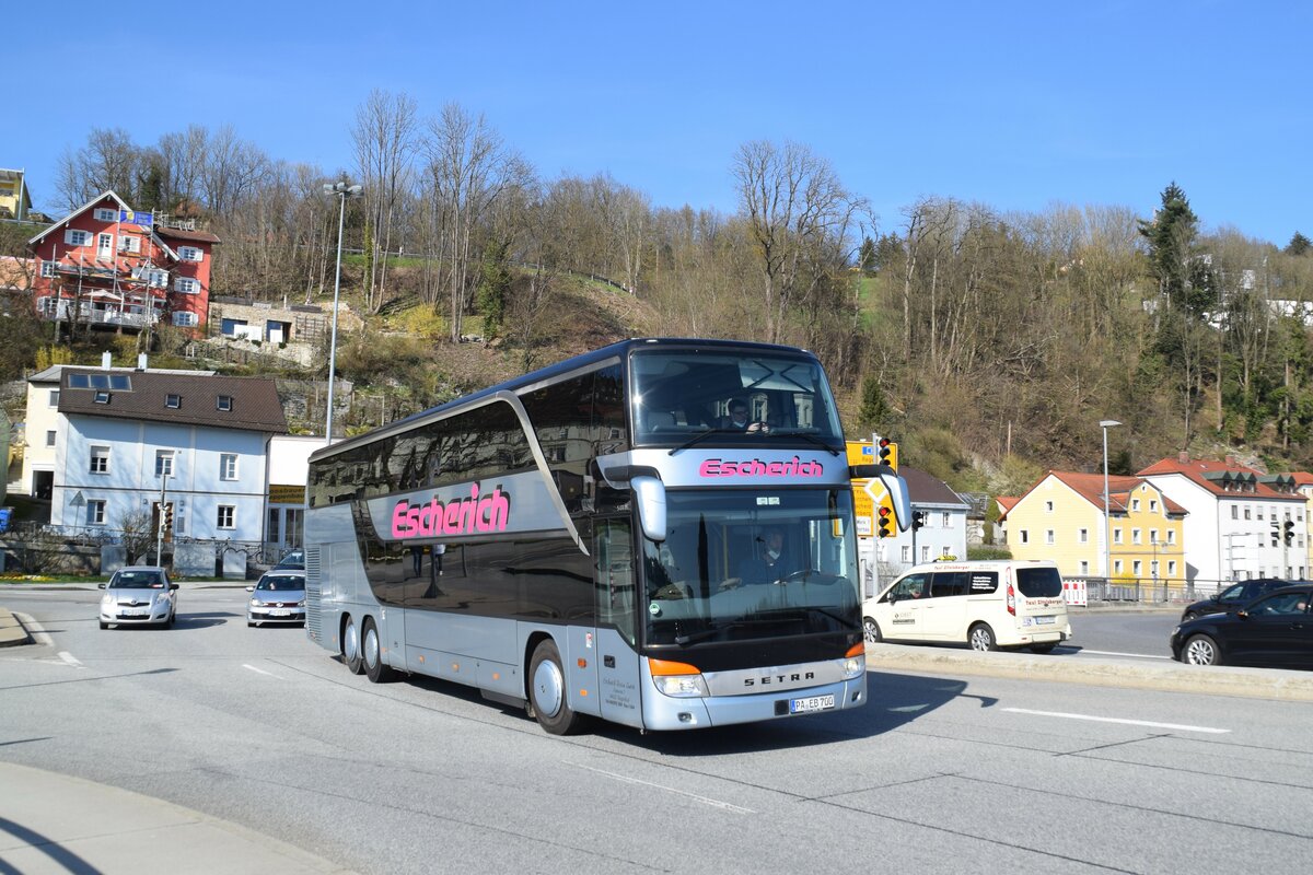 PA-EB 700, ein Setra S 431 DT von Escherich Reisen im April 2021 in Passau