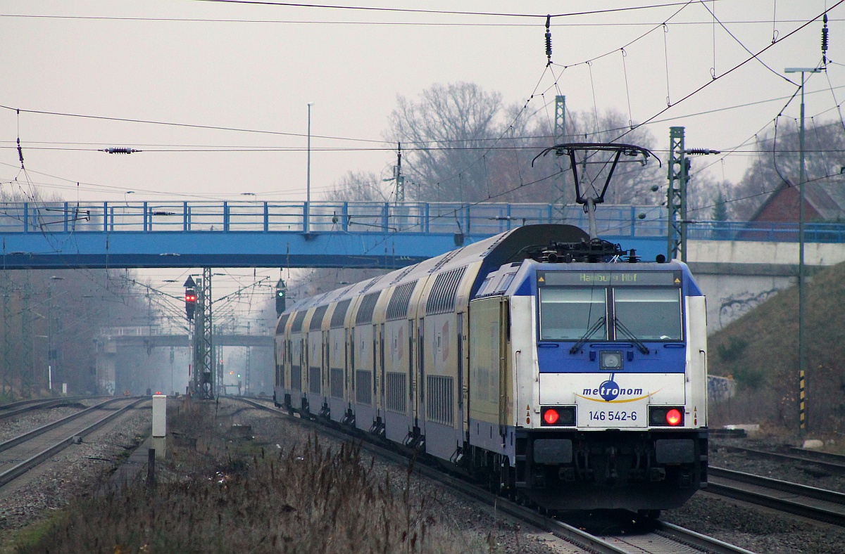 Personenverkehr-Version der Traxx AC2 die Metronom 146 542-6 als Schublok eines ME aus Bremen nach Hamburg. 29.11.2014