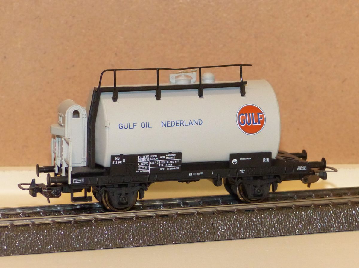 Piko 95063  Gulf Oil Nederland  Kesselwagen in Masstab H0 (1:87).

Piko 95063 ketelwagen van Gulf Oil Nederland in schaal H0 (1:87).