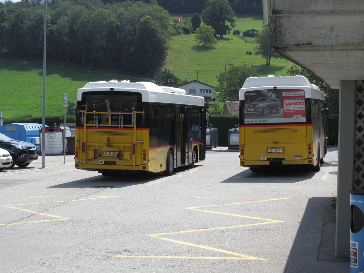 Postauto-Hess Bergbusse an der Postautostation von Novaggio im Tessin am 27.7.16