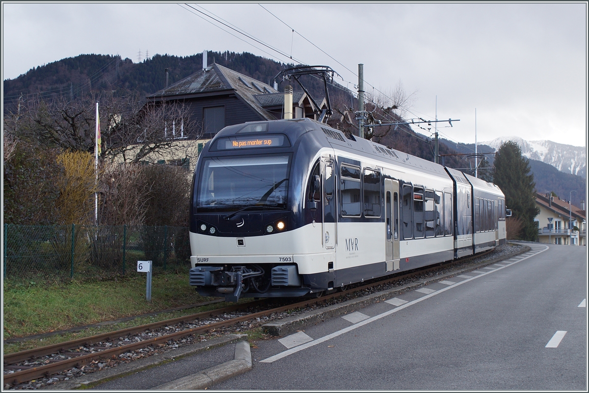 Praktisch auf der Strecke der Blonay-Chamby Bahn ist der CEV MVR ABeh 2/6 7503 abgestellt. 

9. Jan. 2026