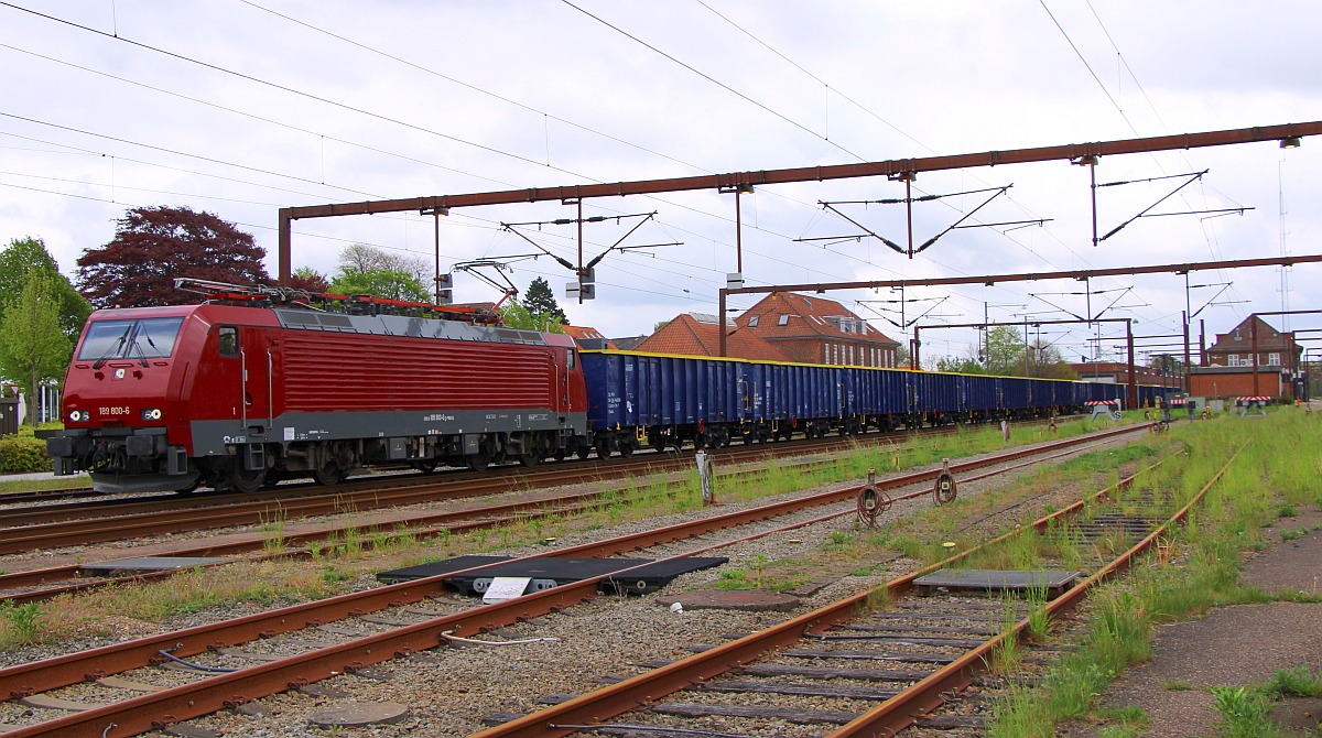 PRESS 189 800-6 mit dem Eaos Ganzzug Einfahrt Pattburg/DK. 13.05.2022