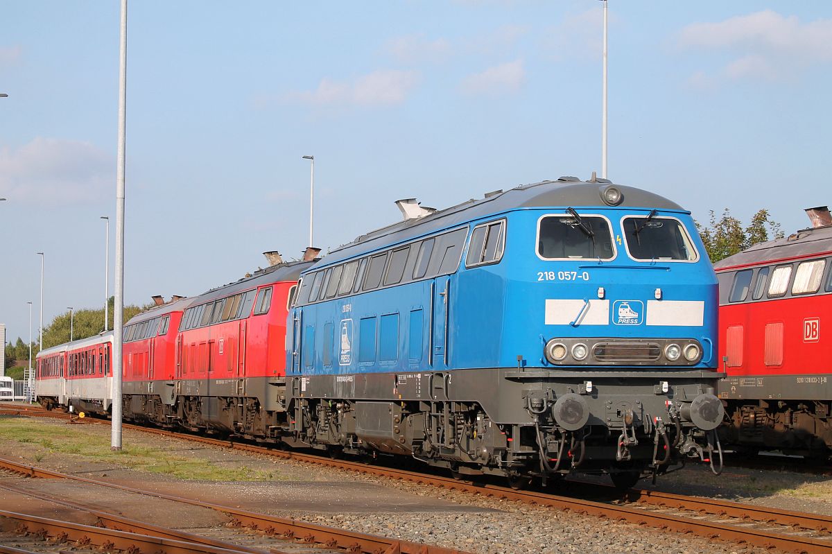 PRESS 218 057 (218 462) + DB 218 390 + 218 322 im Bw Niebüll 26.09.2021