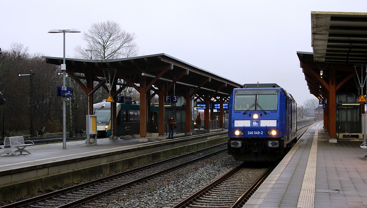 PRESS/DB 246 011-1 beim umsetzen im Bhf Niebüll. 12.12.21