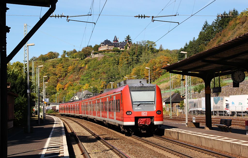 Quitschie-Alarm...Zweimal BR 425 verlassen den Bahnhof Linz/Rhein Richtung Mönchengladbach. 30.09.12