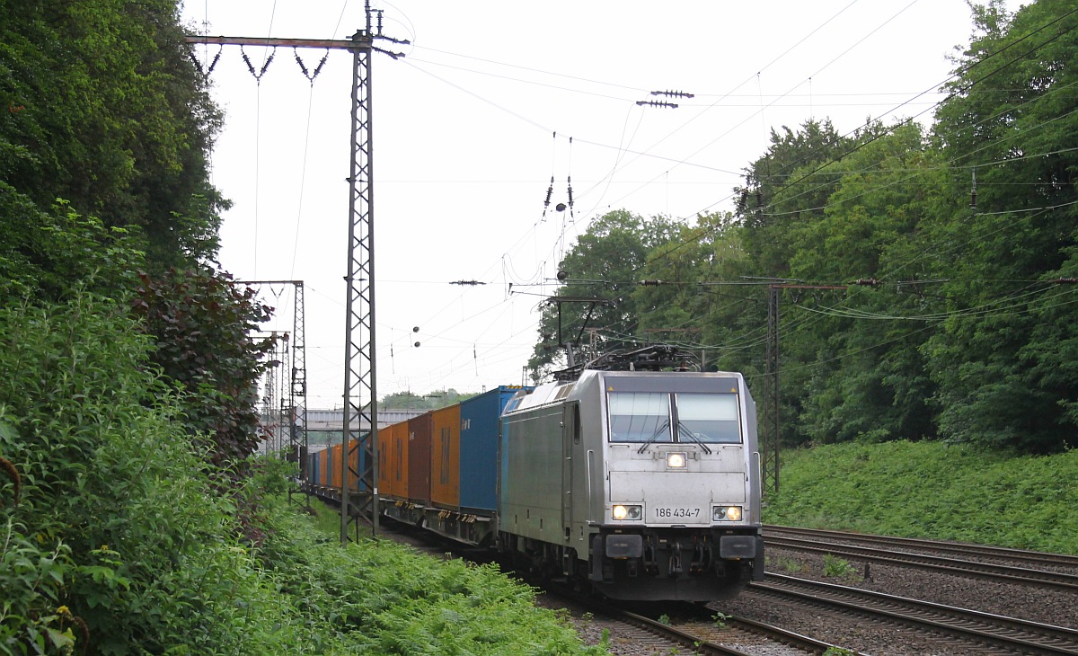 RAILPOOL 186 434 mit Containerzug Abzw. Lotharstraße Duisburg 09.06.2022