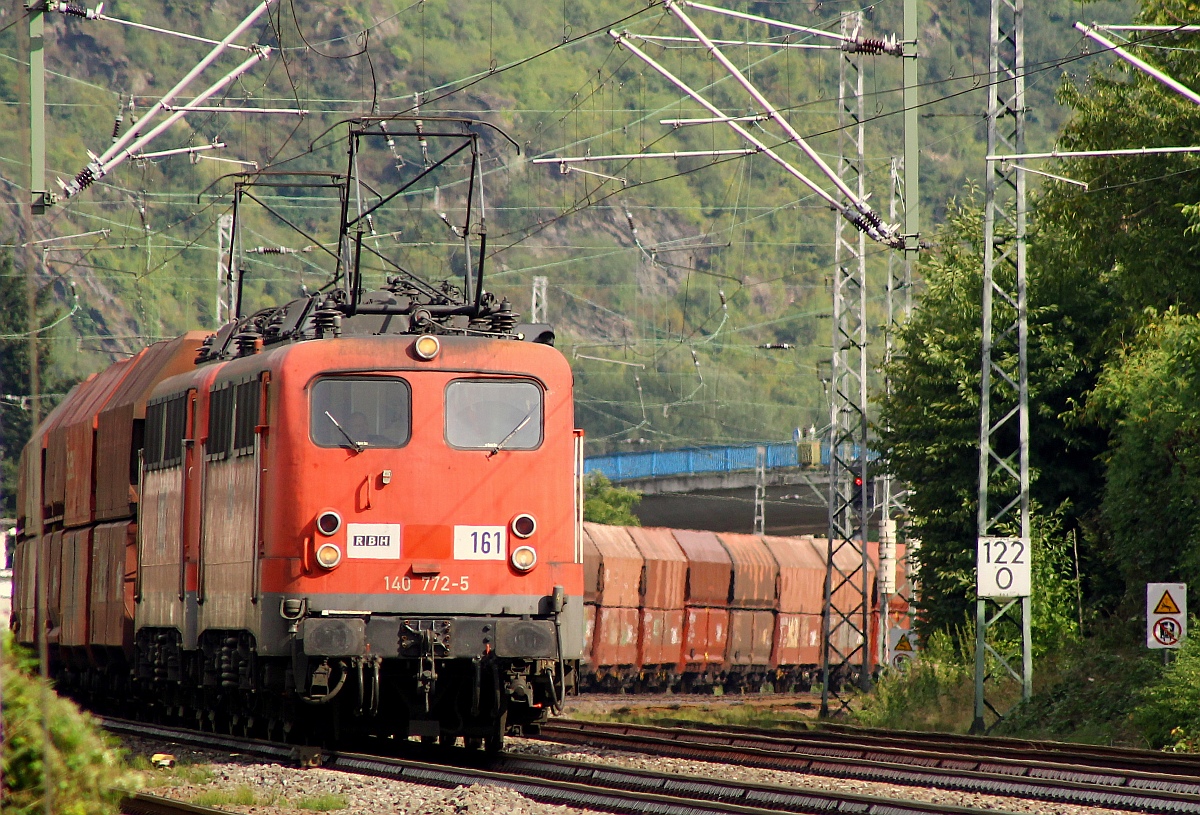 RBH 161/140 772-5 und RBH 168/140 801-2 mit mächtig langem Faals/Fals Ganzzug, Boppard Fellen, 12.09.2013