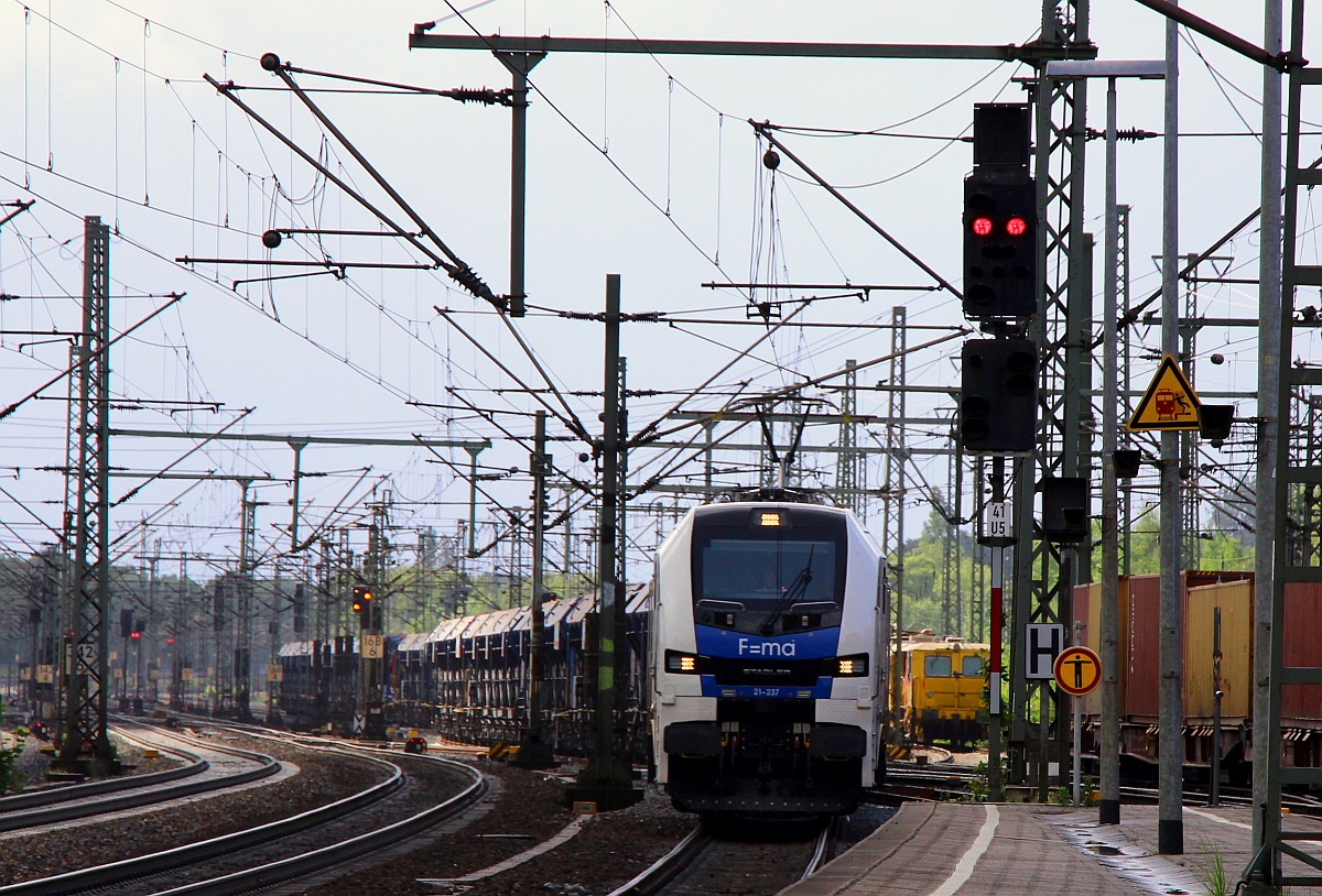 RCM/HHPI 21-237 oder 90 80 2159 237-7 D-RCM mit Baustofftransportzug. HH-Harburg 28.05.2022 