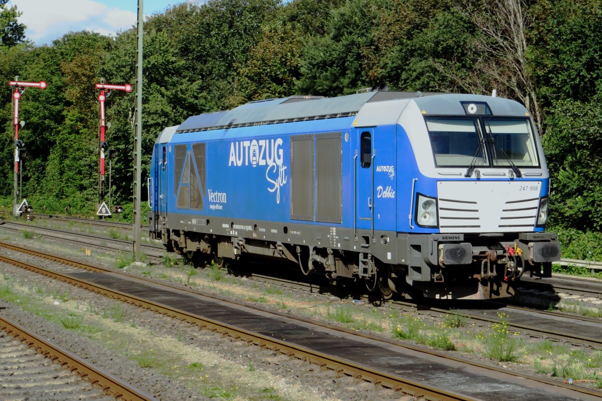 RDC Autozug 247 908 'DEBBIE' steht am 20 September 2022 in Nieb�ll.