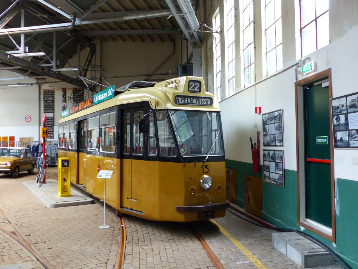RET TW 15  Kleine Schindler  Baujahr 1957. Remise Museum Kootsekade, Rotterdam 16-07-2016.


RET tram 15  Kleine Schindler  bouwjaar 1957. Remise museum Kootsekade, Rotterdam 16-07-2016.