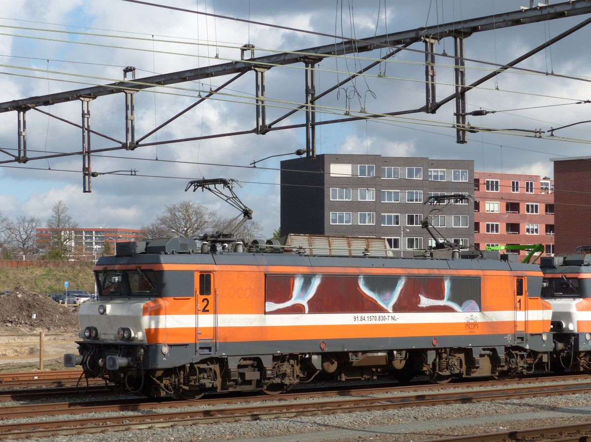RFO (Rail Force One) Lokomotive 1830 im Besitz von RailRelease Gleis 12 Amersfoort Centraal 03-03-2020.

RFO (Rail Force One) locomotief 1830 eigendom van RailRelease spoor 12 Amersfoort Centraal 03-03-2020.