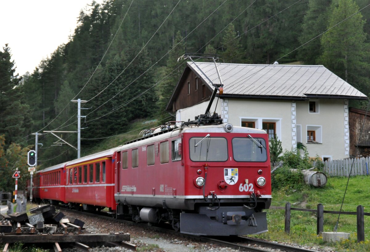 RhB Ge 4/4 I U Nr.602 in Madulain am 17.08.2009.
