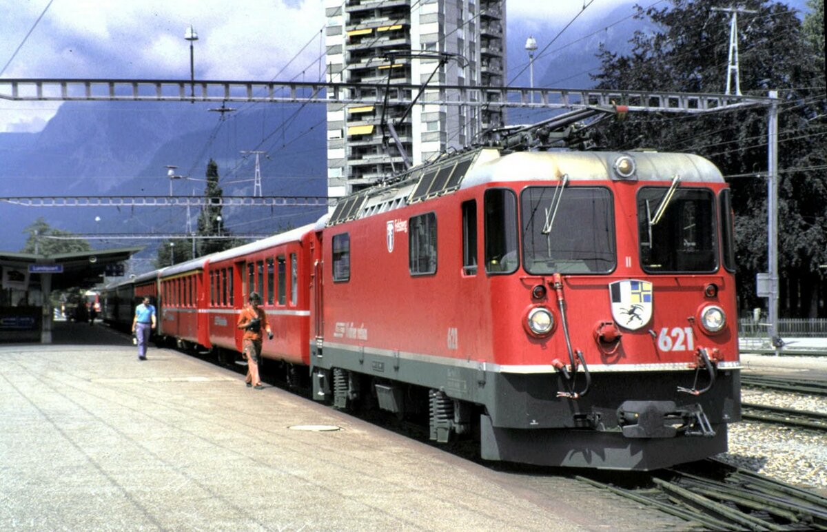 RhB Ge 4/4 II Nr.621 in Landquart im August 1989.