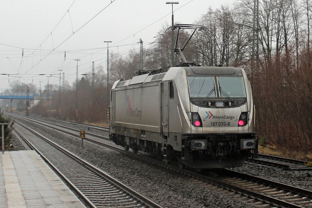 Rhein Cargo - 187 070-8 am 28.03.2018 in Tostedt.