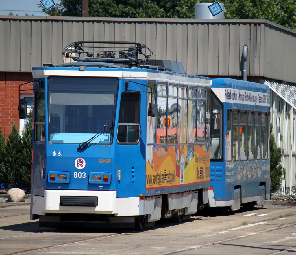 Rostock sagt tschss dies werden die letzten Aufnahmen von Tatra T6+NF-Beiwagen
in Rostock demmnchst ist eine groe  Abschiedsfeier geplant die Beiwagen gehen dann nach Kassel bzw.Leipzig.04.07.2014