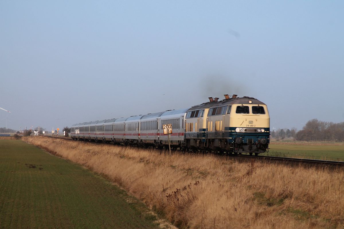 RP 218 480 + 218 490 mit IC 2311 nach Frankfurt am Bü Triangel 26.02.2021