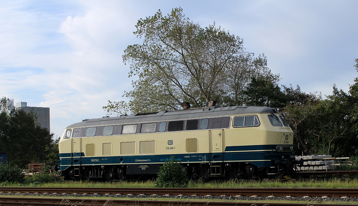 RPRS 218 466-1 , REV/RPRS/29.05.19 hatte dann erstmal Pause und wurde abgestellt. Husum-Nord 10.10.21