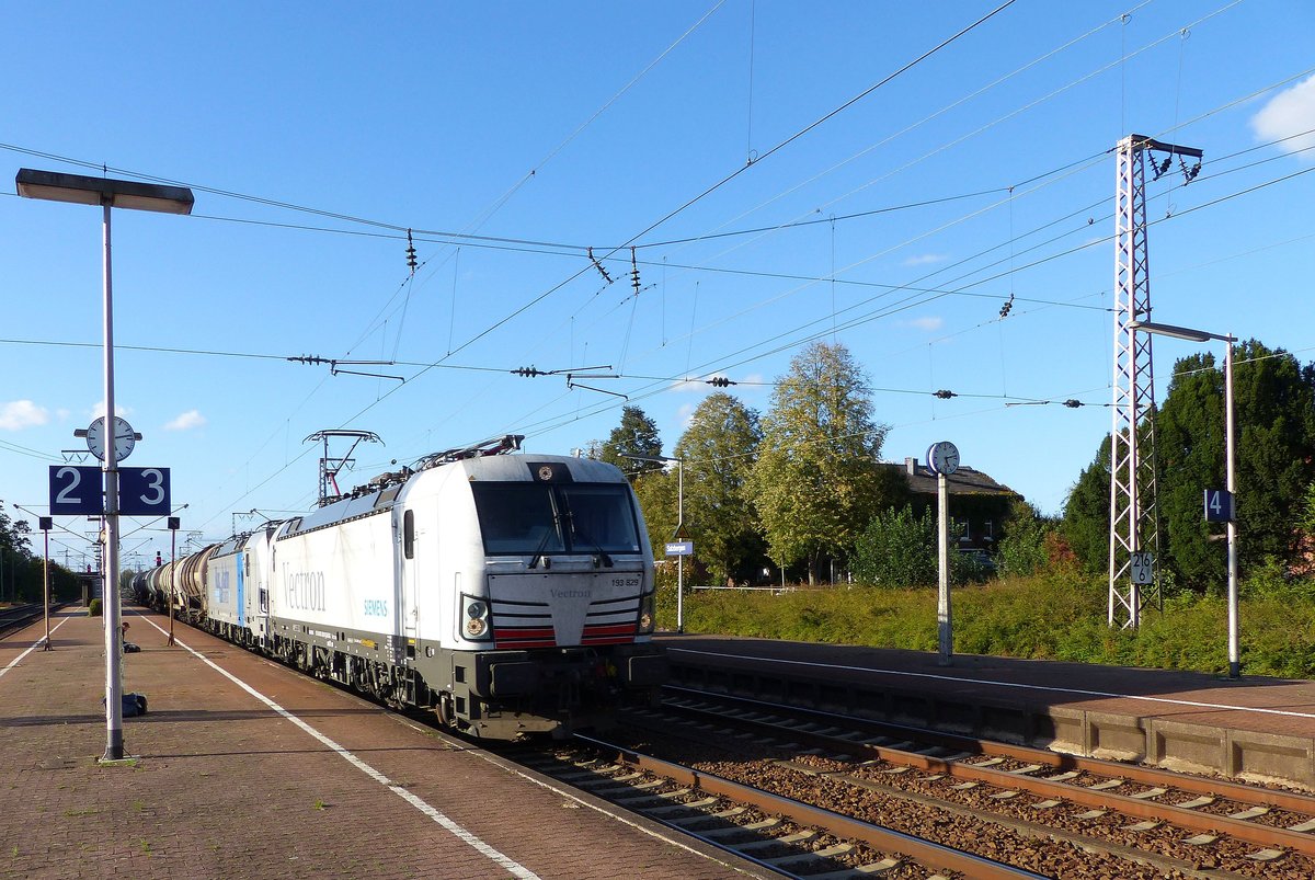 Rurtalbahn Vectron Lok 193 829-9 Gleis 3 Salzbergen 28-09-2018.

Rurtalbahn Vectron loc 193 829-9 spoor 3 Salzbergen 28-09-2018.