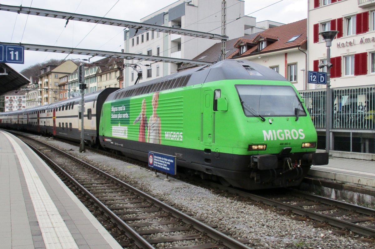 SBB 460 080 hält am 24 März 2017 in Olten.