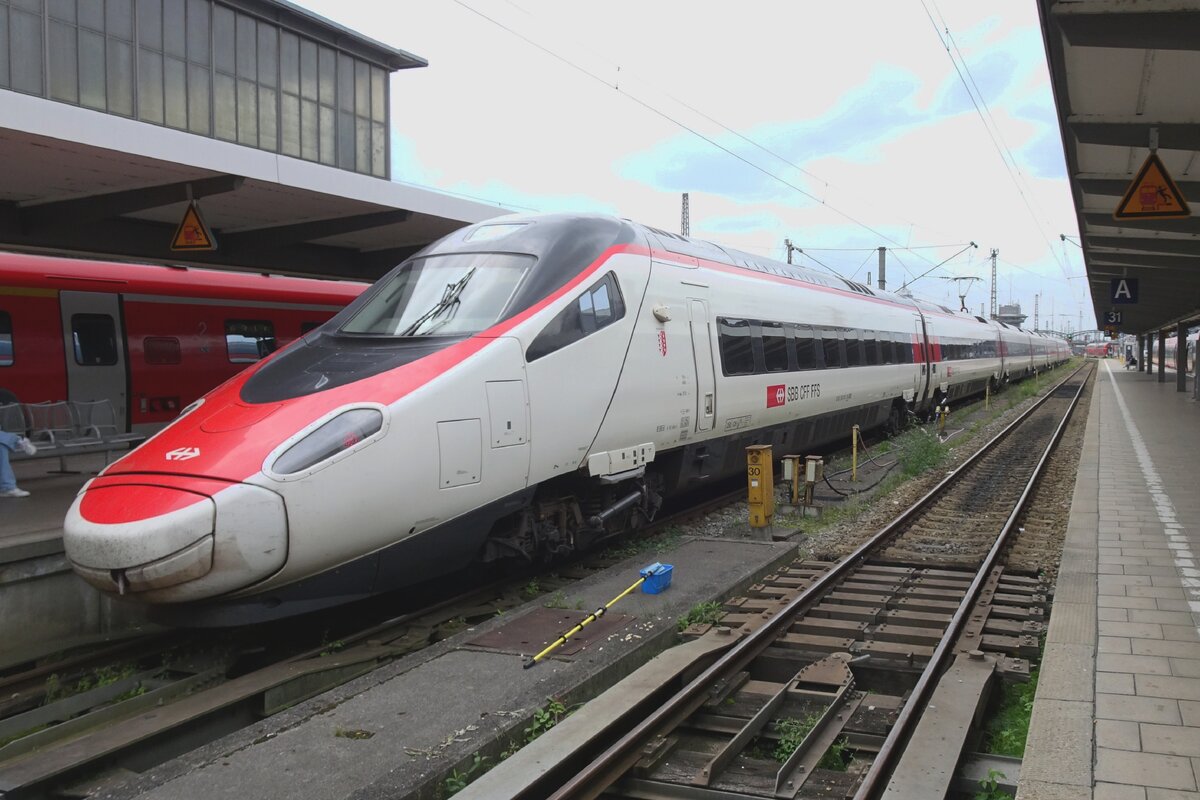 SBB 503 013 steht am 21 September 2021 in München Hbf.