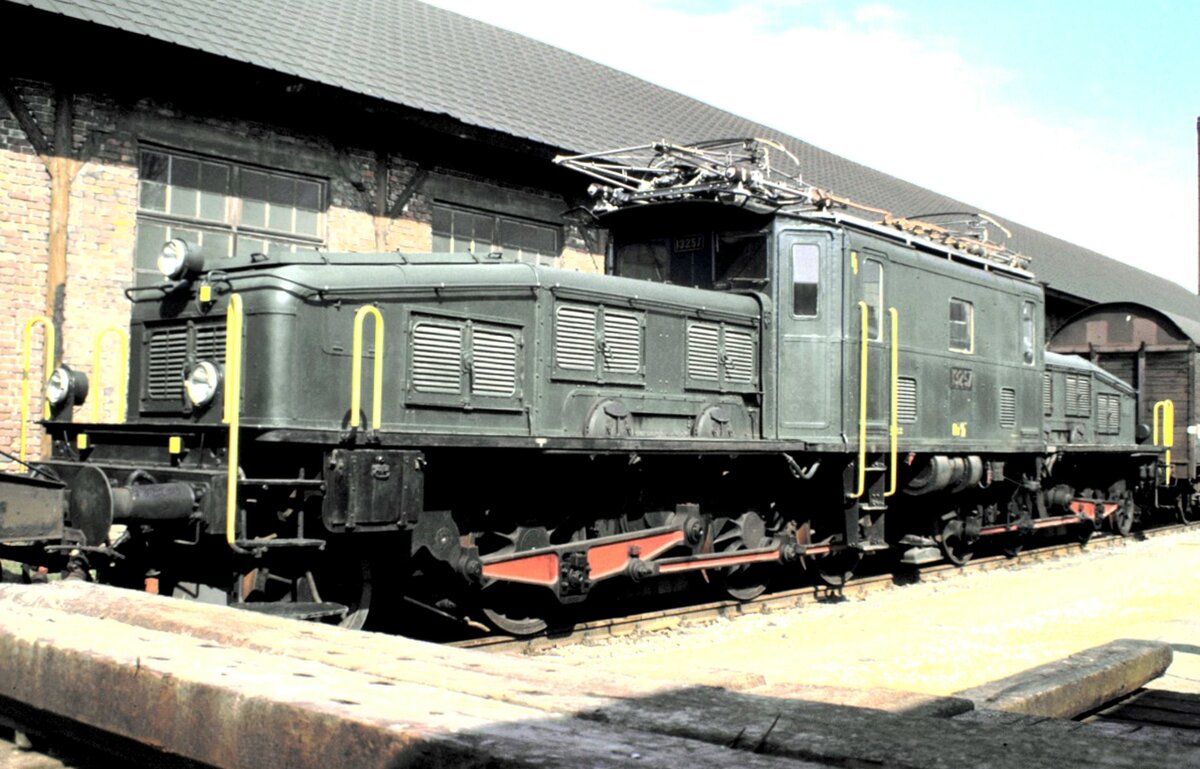 SBB Ce 6/8 II Nr.13 257 in Linz; ein Tausch mit 1089 zur ÖBB am 25.03.1985.