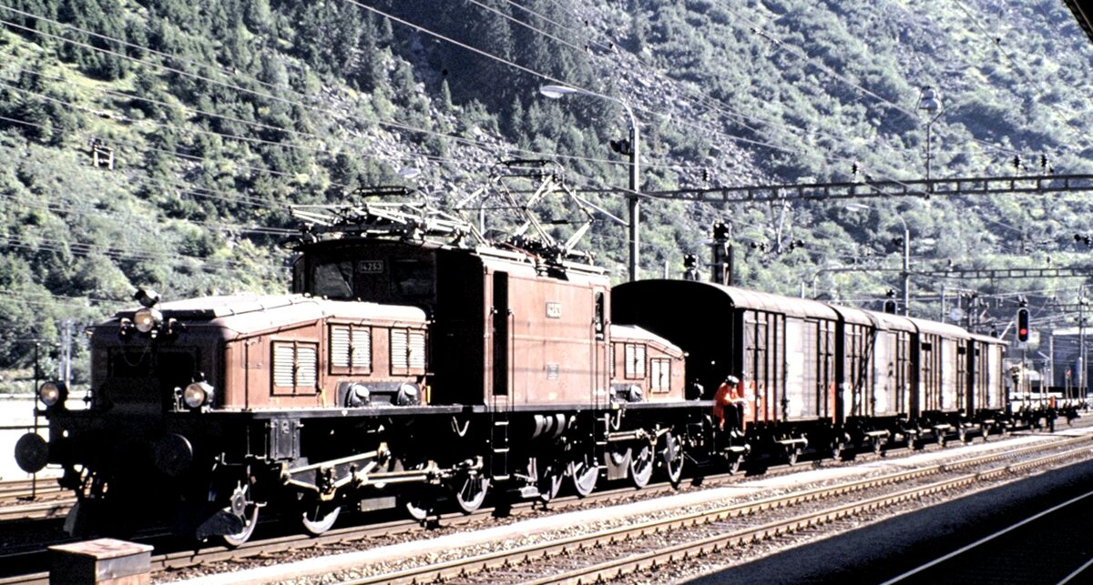 SBB Ce 6/8 II Nr.14 253 in G�schenen am 12.10.1980.