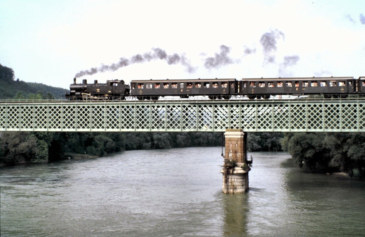 SBB Eb 3/5 Nr.5819 auf der Rheinbrücke bei Koblenz (CH) am 18.04.1984.