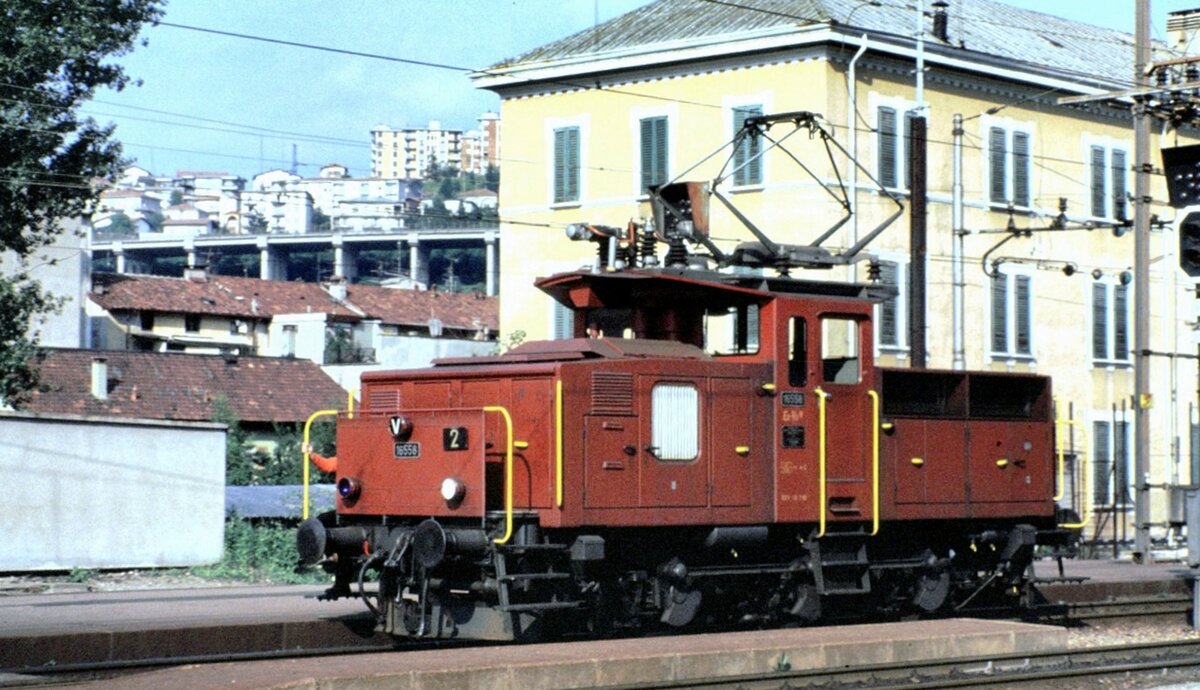 SBB Ee 3/3 IV Nr.16 558 in Chiasso am 29.05.1981.
