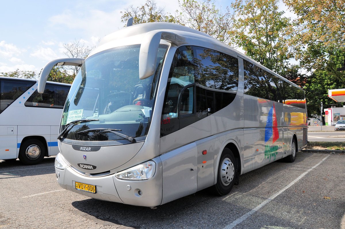 Scania Irizar aus Ungarn in Krems gesehen.