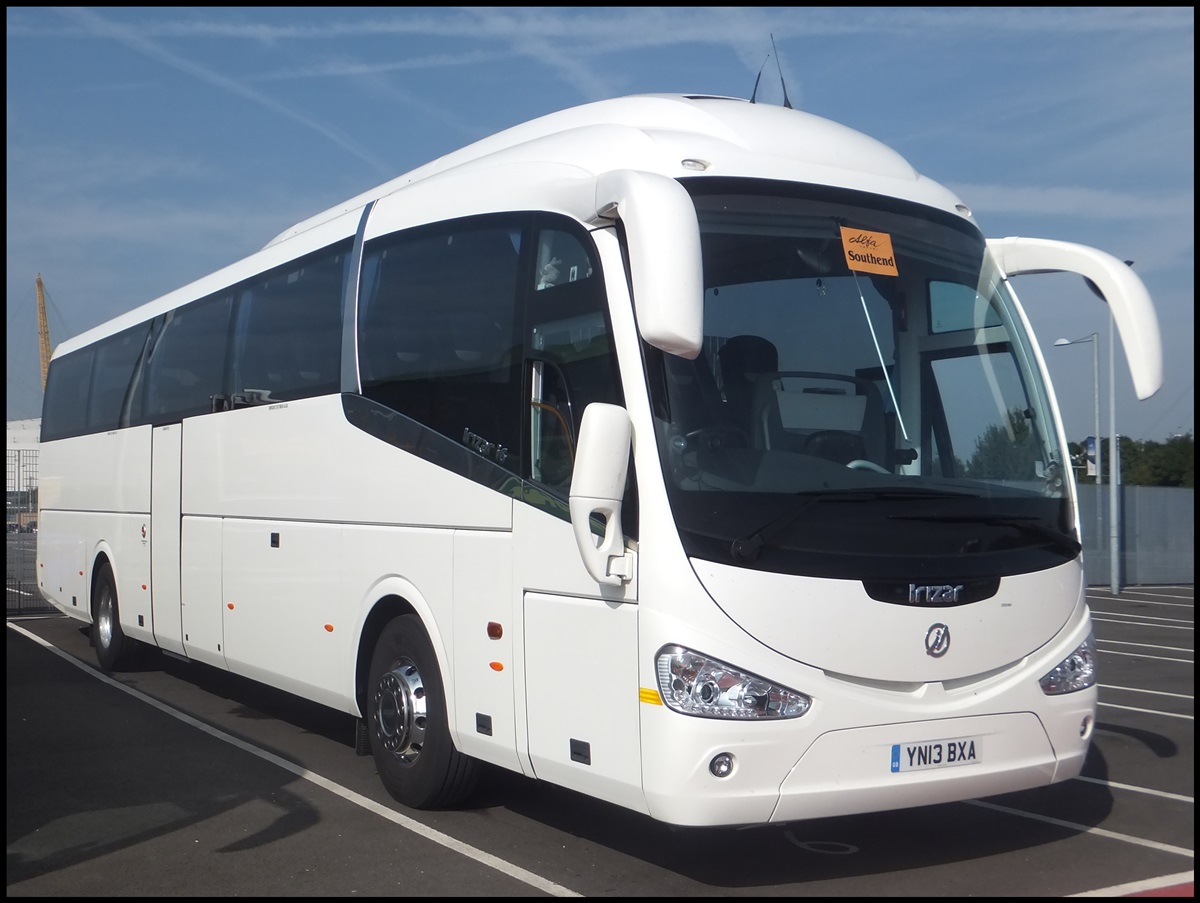 Scania Irizar von James Cooper & Son aus England in London.