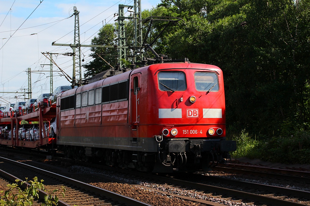 Schattenspiele mit der 151 006-4, aufgenommen in Hamburg. 21.06.12