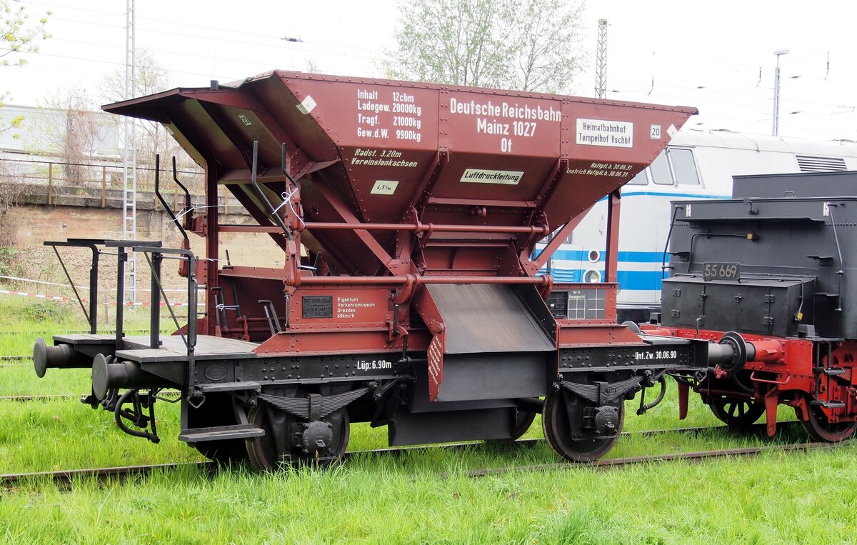 Sch�ttgutwagen (Schotter) Ot Mainz beim 8. Dampfloktreffen in Dresden am 15.04.2016.