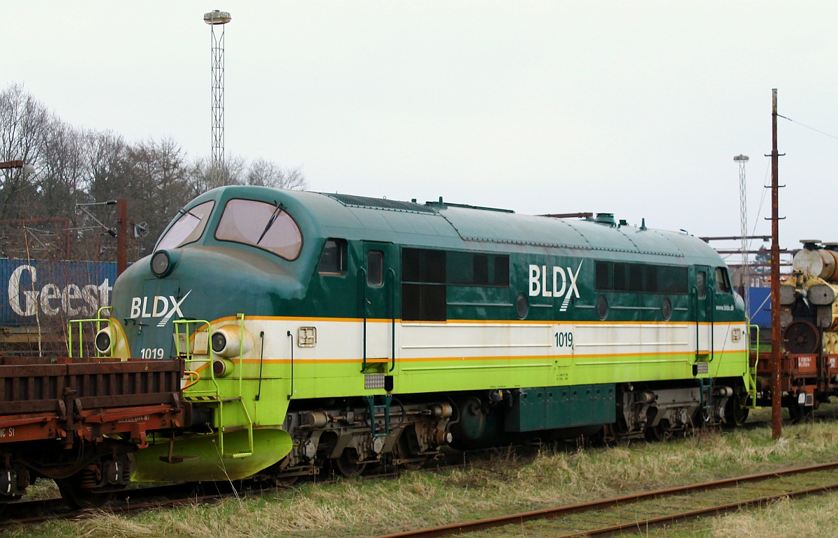 Seit vielen Wochen schon steht sie abseits und ist schon länger nicht mehr im Einsatz beobachtet worden...BLDX Litra MX 1019 abgestellt im dänischen Pattburg/Padborg. 14.04.2015