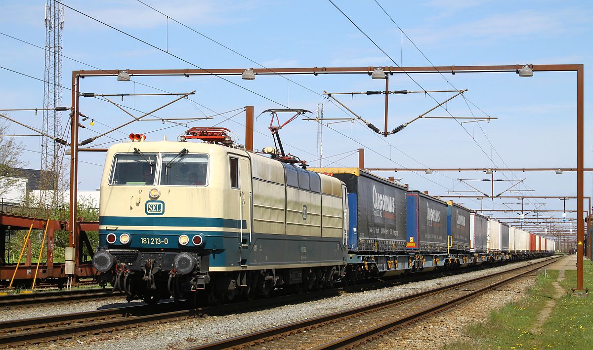 SEL 181 213-0 steht mit ihrem KLV abfahrbereit im Pattburg/Padborg 05.05.2023