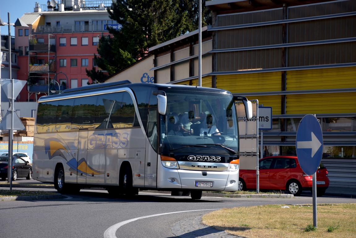 Setra 400er-Serie von GRASS Reisen aus sterreich 06/2017 in Krems.