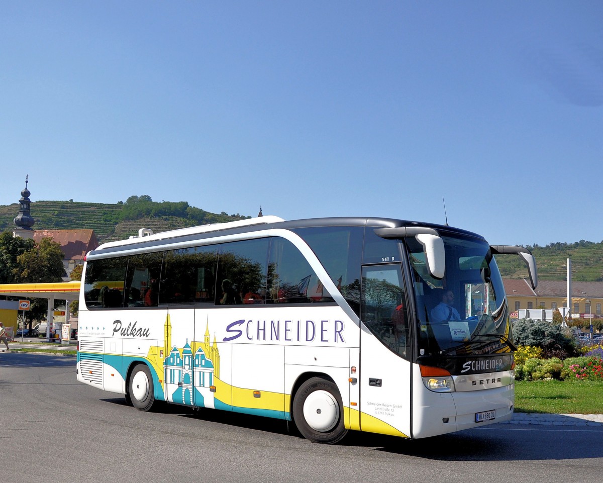 SETRA 411 D von SCHNEIDER Reisen aus Pulkau/Niedersterreich im September 2013 in Krems unterwegs.