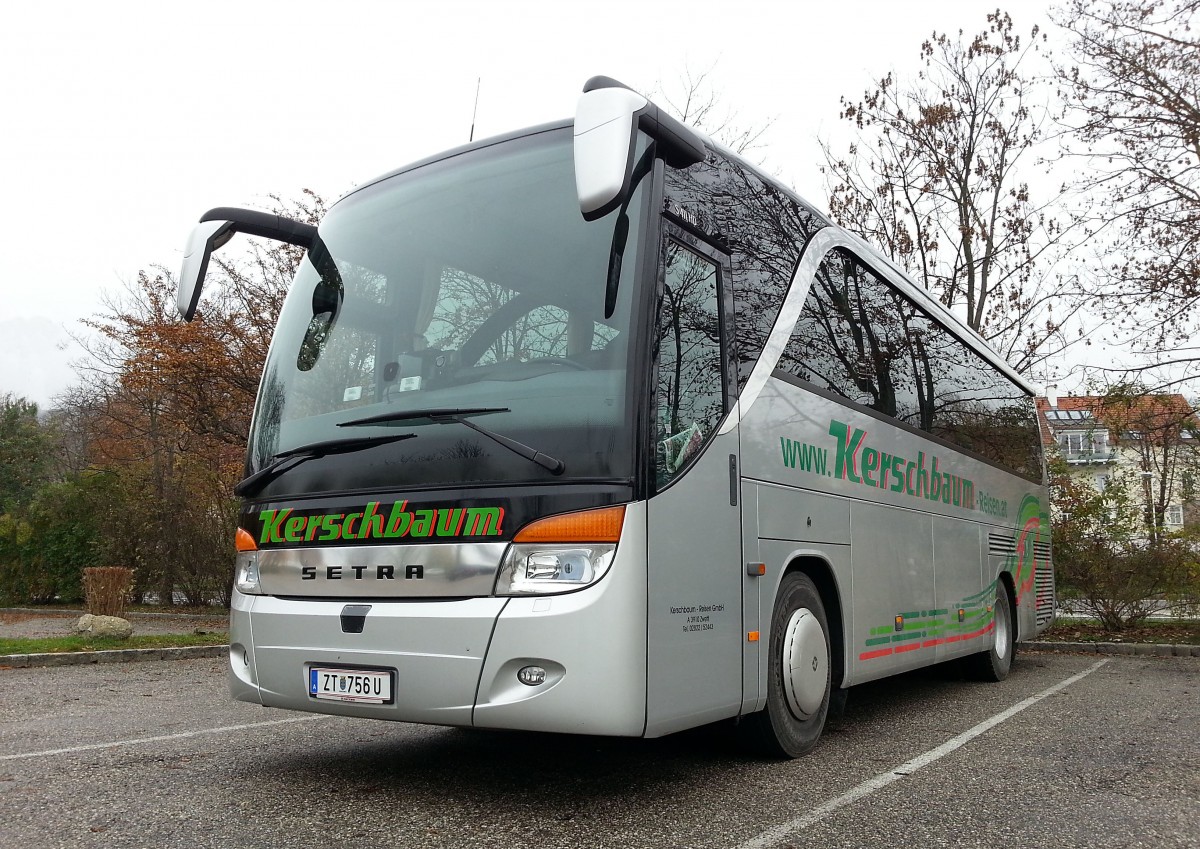 Setra 411 HD von Kerschbaum Reisen aus sterreich am 13.11.2014 in Krems gesehen.