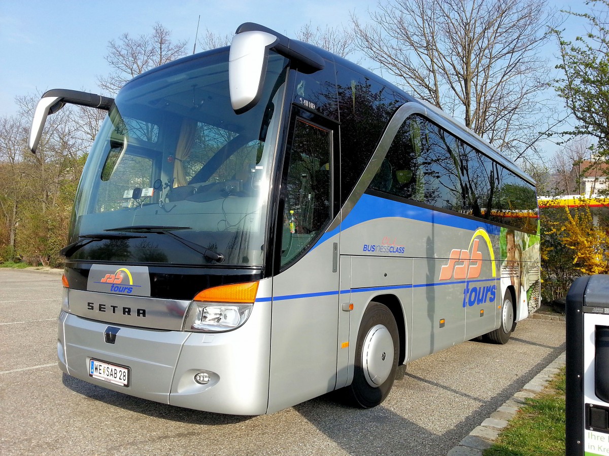 SETRA 411 HD von SAB Tour`s aus sterreich am 3.4.2014 in Krems gesehen.