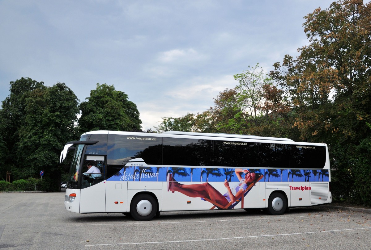 SETRA 415 GT-HD aus der CZ im Aug. 2013 in Krems.