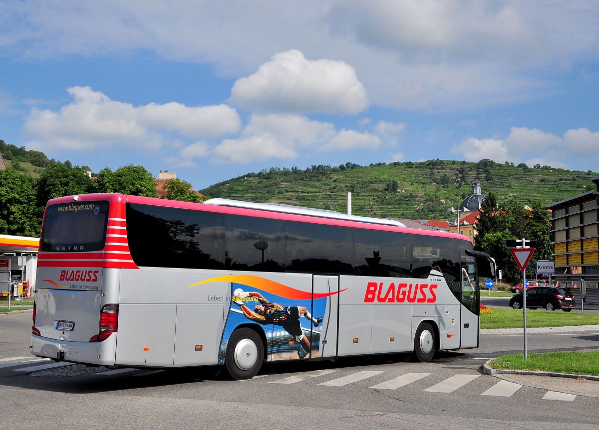 Setra 415 GT-HD von Blaguss Wien am 12.Juli 2014 in Krems.