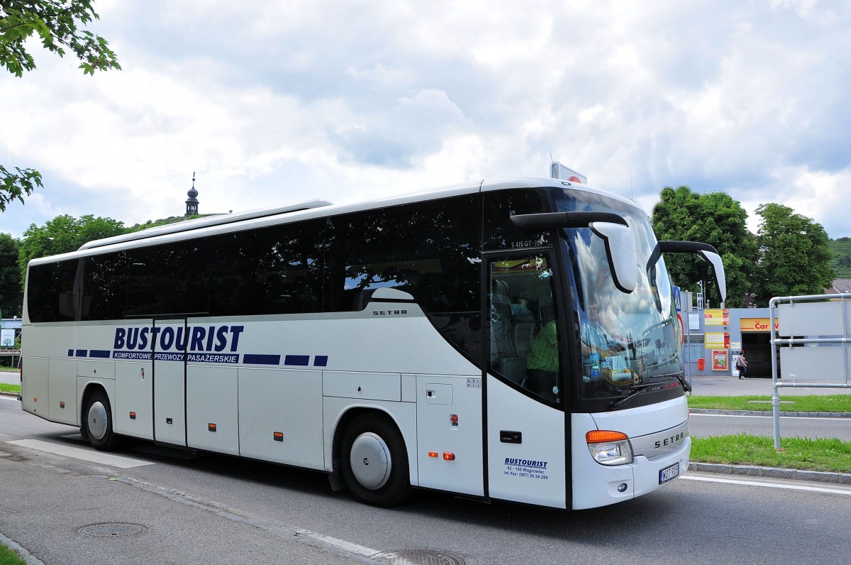 SETRA 415 GT-HD von BUSTOURIST aus Polen am 22.5.2013 in Krems unterwegs.