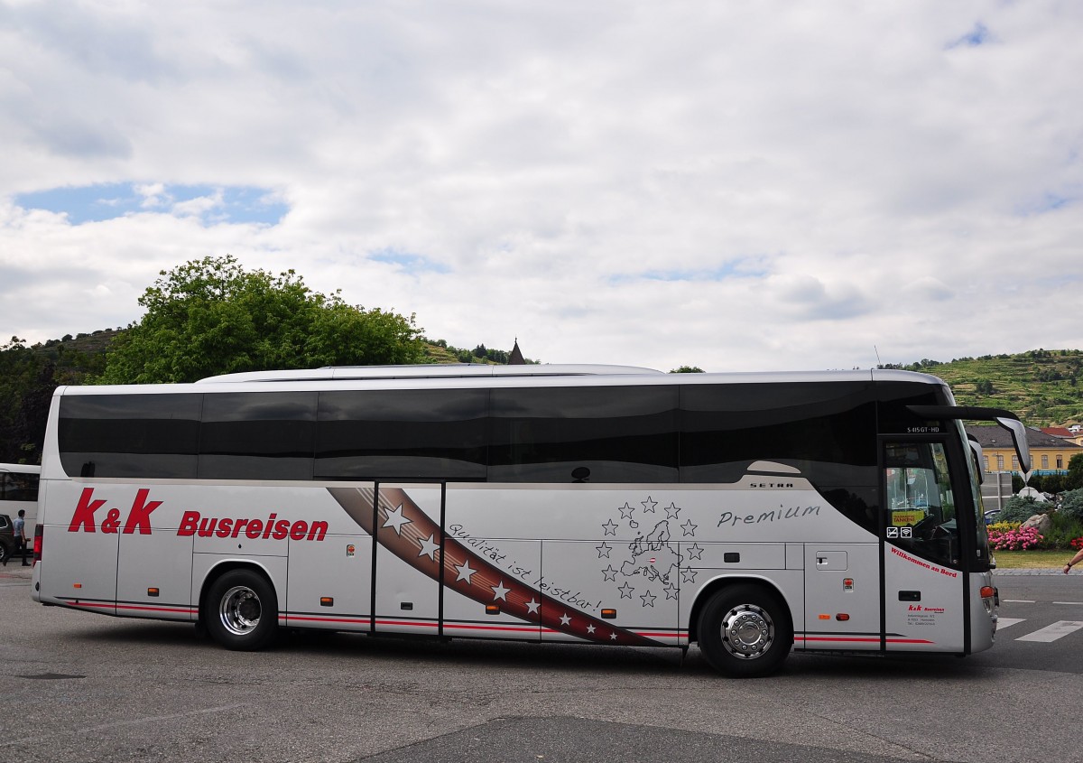 Setra 415 GT-HD von k & k Busreisen aus sterreich im Juni 2015 in Krems gesehen.