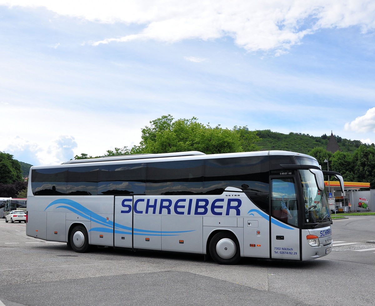 SETRA 415 GT-HD von SCHREIBER Reisen / sterreich am 22.5.2013 in Krems an der Donau.