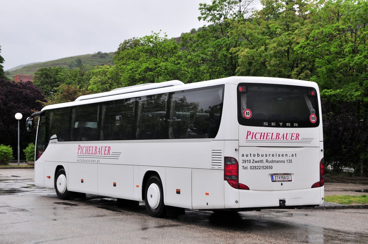 Setra 415 GT von Pichelbauer aus Nieder�sterreich am 17.Mai 2014 in Krems.
