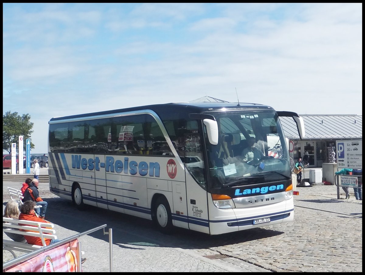 Setra 415 HD von Labudda (ex West-Reisen) aus Deutschland im Stadthafen Sassnitz.