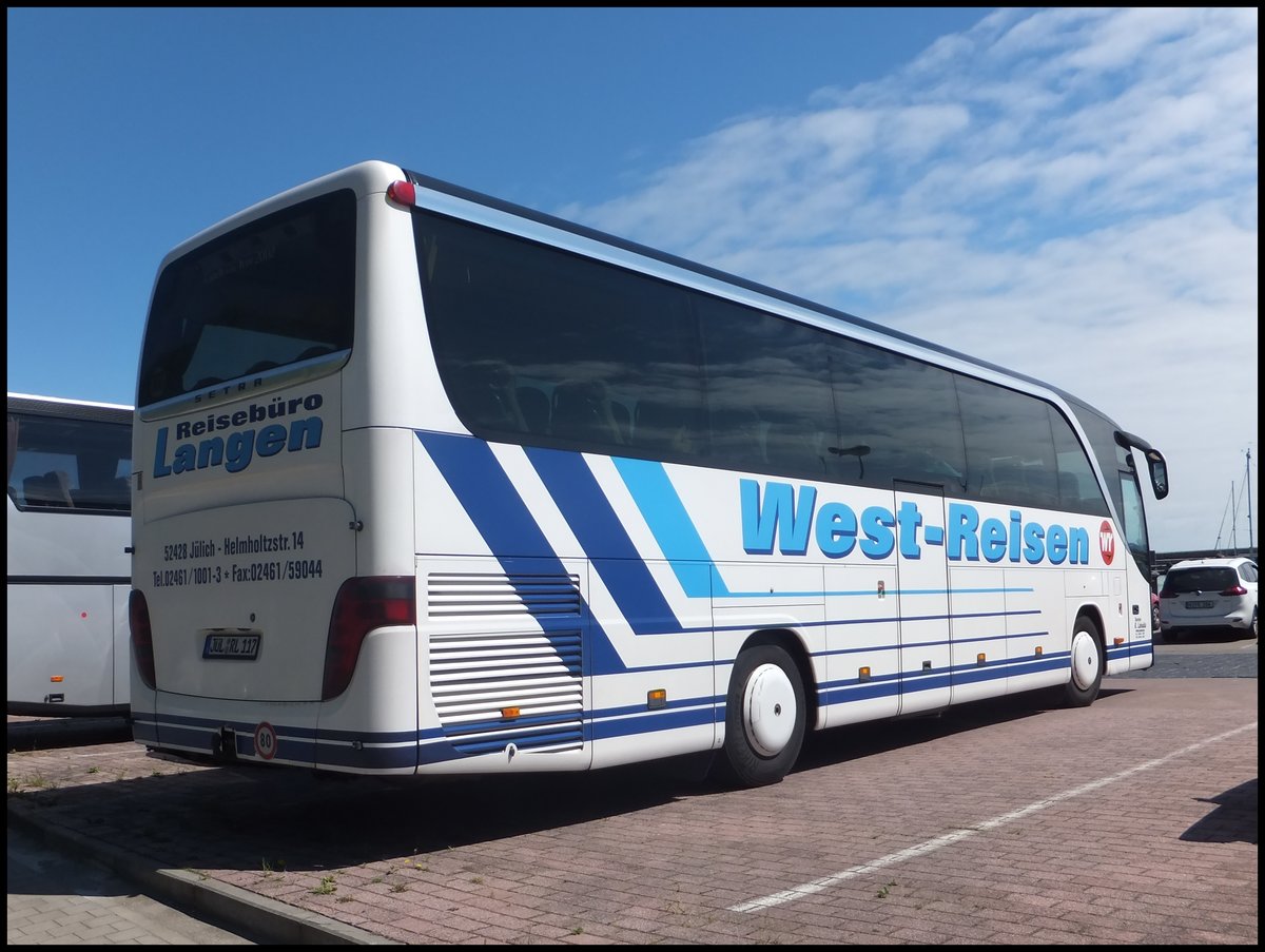 Setra 415 HD von Labudda (ex West-Reisen) aus Deutschland im Stadthafen Sassnitz.