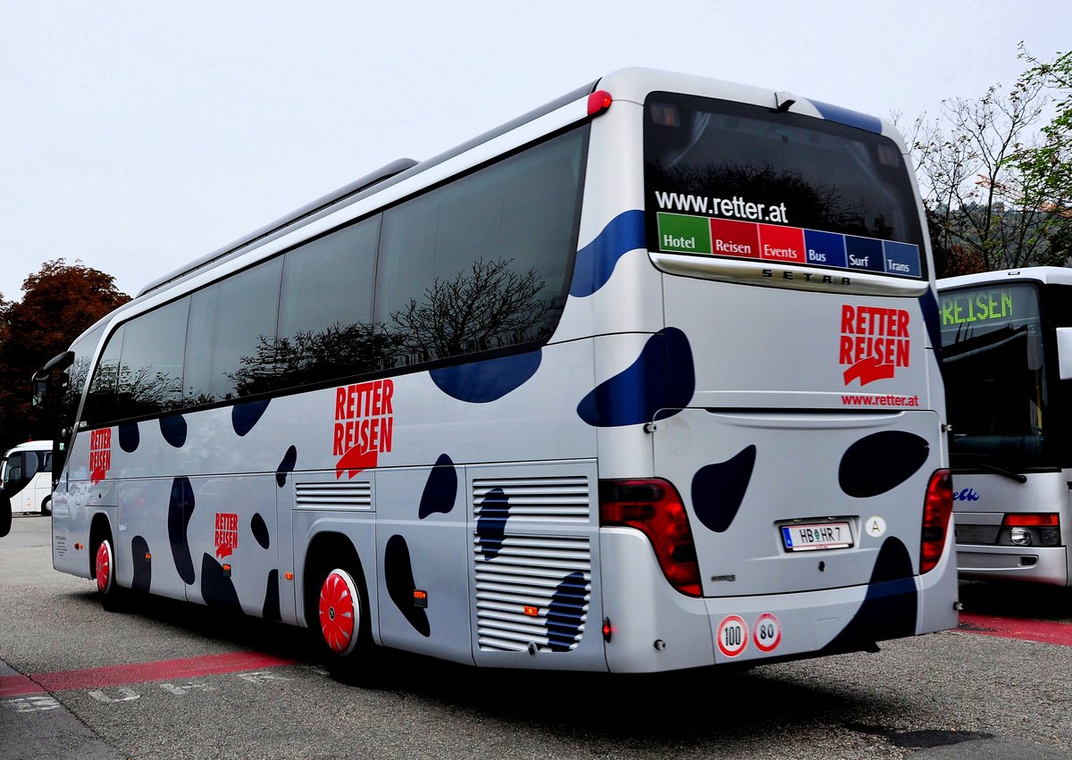 Setra 415 HD von Retter Reisen aus sterreich in Krems gesehen.